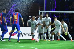 皇马与巴萨：足球战术变革下的控球哲学与快速反击对决