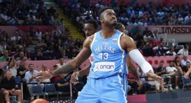 库里新秀时期：与科比碰撞、肘击记忆与裁判抗议